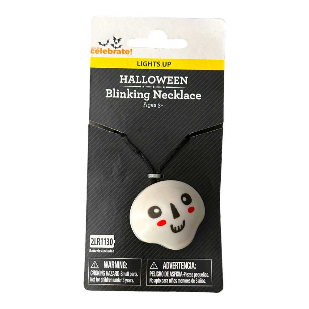 Halloween Blinking Light Up Skull Necklace NWT